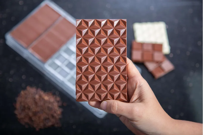 57% Dairy Milk Chocolate With Mixed Nuts, 64Gr, Rich Creamy & Crunchy Melt Finale, Vietnamese Chocolate, Pure Vietnamese Cocoa, Delicious Vietnam Gift 57% Dairy Milk Chocolate With Mixed Nuts, 64Gr, Rich Creamy & Crunchy Melt Finale, Vietnamese Chocolate, Pure Vietnamese Cocoa, Delicious Vietnam Gift