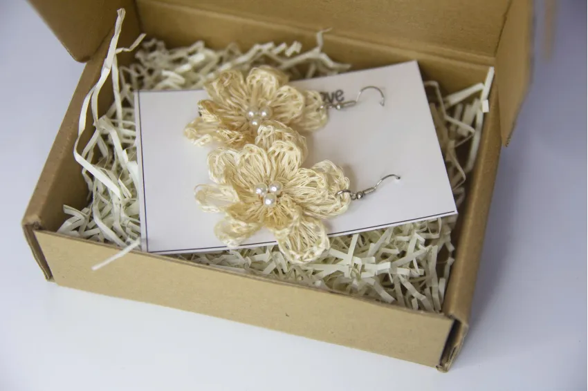 Bông Tai Flora Từ Sợi Dứa, Định Nghĩa Mới Về Trang Sức Thủ Công, Hoa Tai Thủ Công Từ Thiên Nhiên, Trang Sức Thủ Công, Quà Cho Nữ, Quà Lưu Niệm Việt Nam Bông Tai Flora Từ Sợi Dứa, Định Nghĩa Mới Về Trang Sức Thủ Công, Hoa Tai Thủ Công Từ Thiên Nhiên, Trang Sức Thủ Công, Quà Cho Nữ, Quà Lưu Niệm Việt Nam
