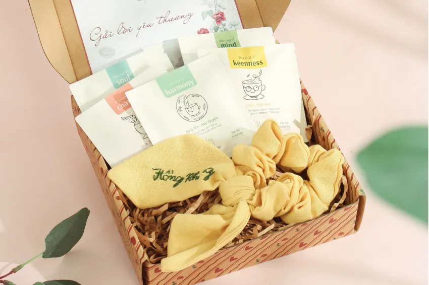 "Autumn Afternoon" Gift Set, Perfect Choice For Refined Souls. Personalized Name-Embroidered Scrunchie, Vietnamese Herbal Teas, Gifts For Women's Day