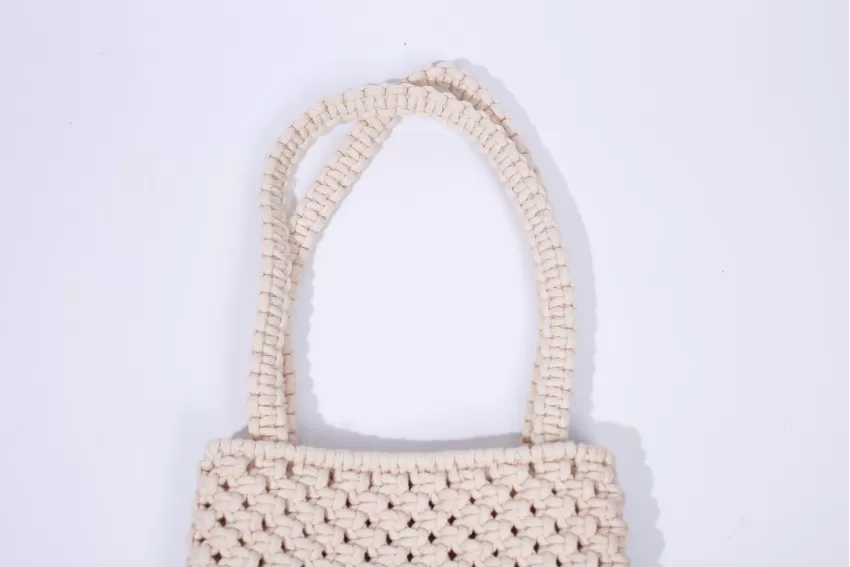 Túi Macrame Đeo Vai Vuông Handmade, Form Dáng Đơn Giản, Tinh Tế, Chất Cotton Tự Nhiên, Phù Hợp Mang Đi Dạo Phố Hay Đi Du Lịch