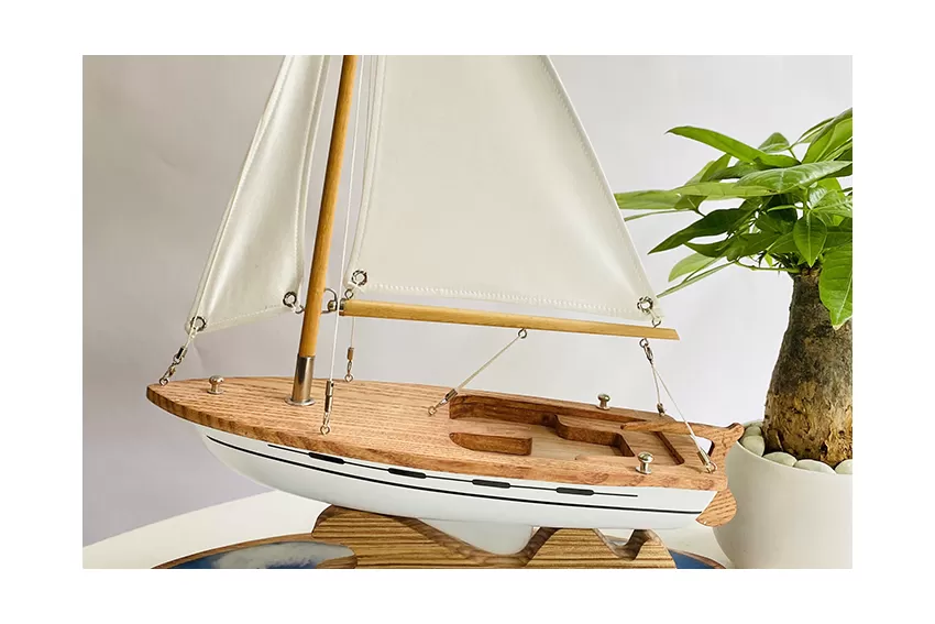 Lucky SailboatModel C300.T10 With Art Silk Fabric Sail