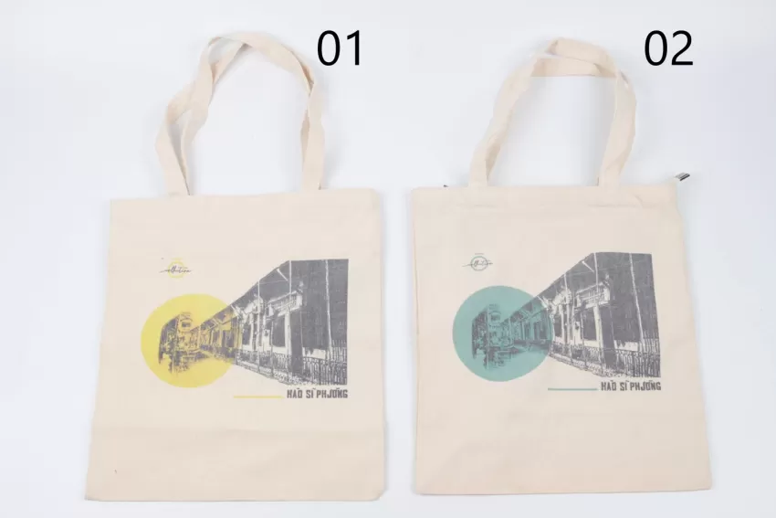 Hao Si Phuong Tote Bags