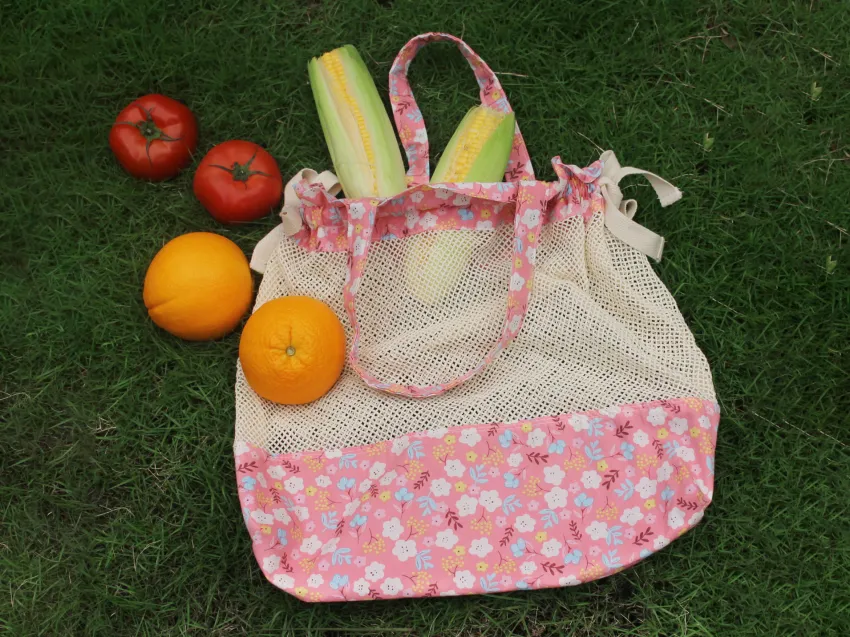 Pink Floral Pattern Shopping Bag, Cute Small Flower Pattern, Breathable Mesh Fabric Material, Easy to Clean, Environmentally Friendly Pink Floral Pattern Shopping Bag, Cute Small Flower Pattern, Breathable Mesh Fabric Material, Easy to Clean, Environmentally Friendly