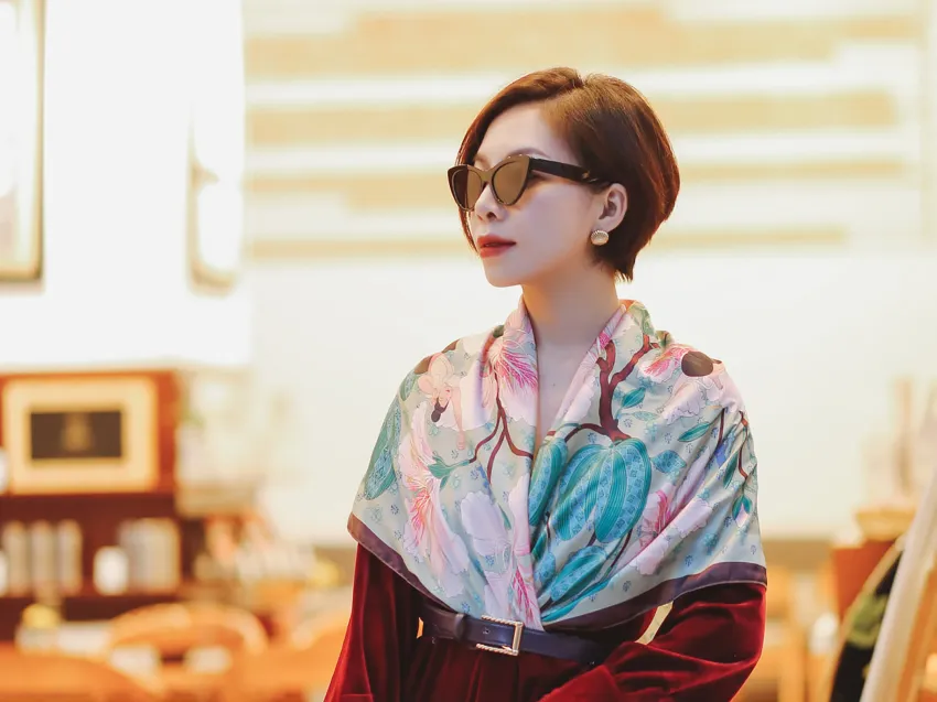 Khăn Lụa Hoa Ban Tộc Thái, Khăn Lụa Thêu Hoa To, Khăn Lụa Màu Xanh, Khăn Lụa Thiết Kế, Quà Tặng Người Thân Khăn Lụa Hoa Ban Tộc Thái, Khăn Lụa Thêu Hoa To, Khăn Lụa Màu Xanh, Khăn Lụa Thiết Kế, Quà Tặng Người Thân