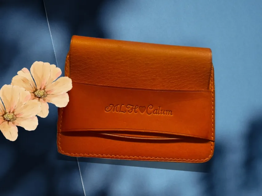 Basic Genuine Leather Cardholder, Compact Design, High-Quality Genuine Leather Material, Sturdy Closure Strap, Flat Design Without Bulging