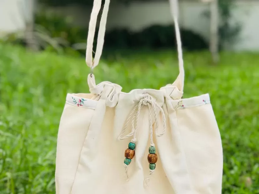 Túi Rút Dây Thêu Tay Linen Đeo Chéo, Thiết Kế Xinh Xắn, Dây Rút Tiện Lợi, Quai Đeo Có Thể Điều Chỉnh, Chất Liệu Vải Lien Nhẹ Nhàng Túi Rút Dây Thêu Tay Linen Đeo Chéo, Thiết Kế Xinh Xắn, Dây Rút Tiện Lợi, Quai Đeo Có Thể Điều Chỉnh, Chất Liệu Vải Lien Nhẹ Nhàng