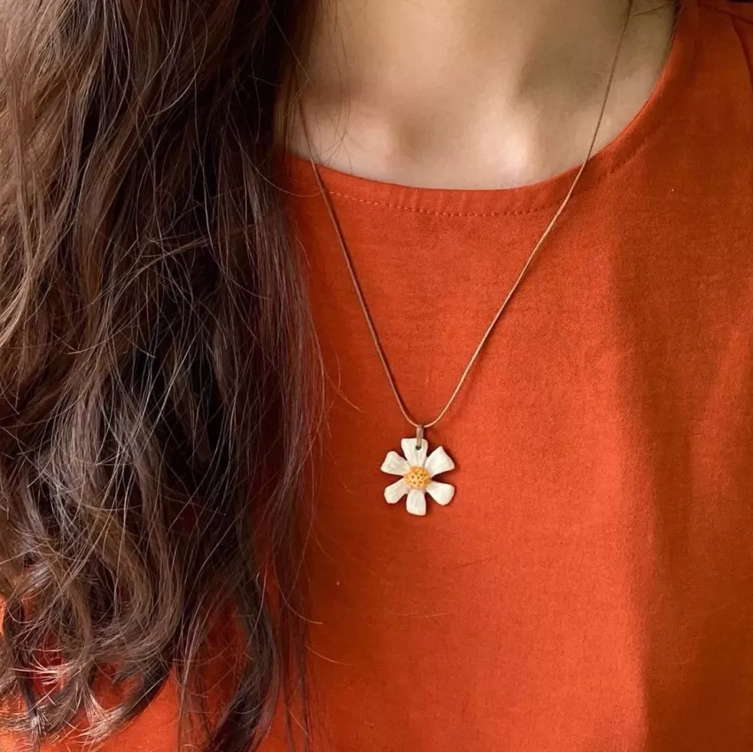 Wild Black-jack Flower Ceramic Necklace Wild Black-jack Flower Ceramic Necklace