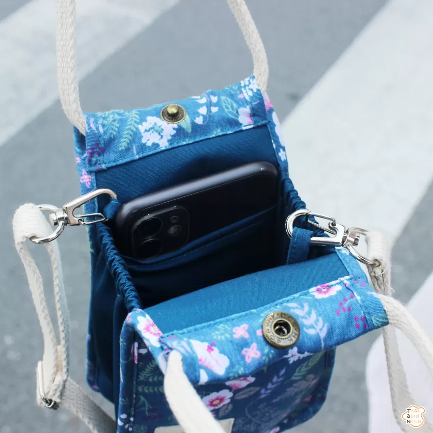 Blue Floral Bottle Holder Blue Floral Bottle Holder