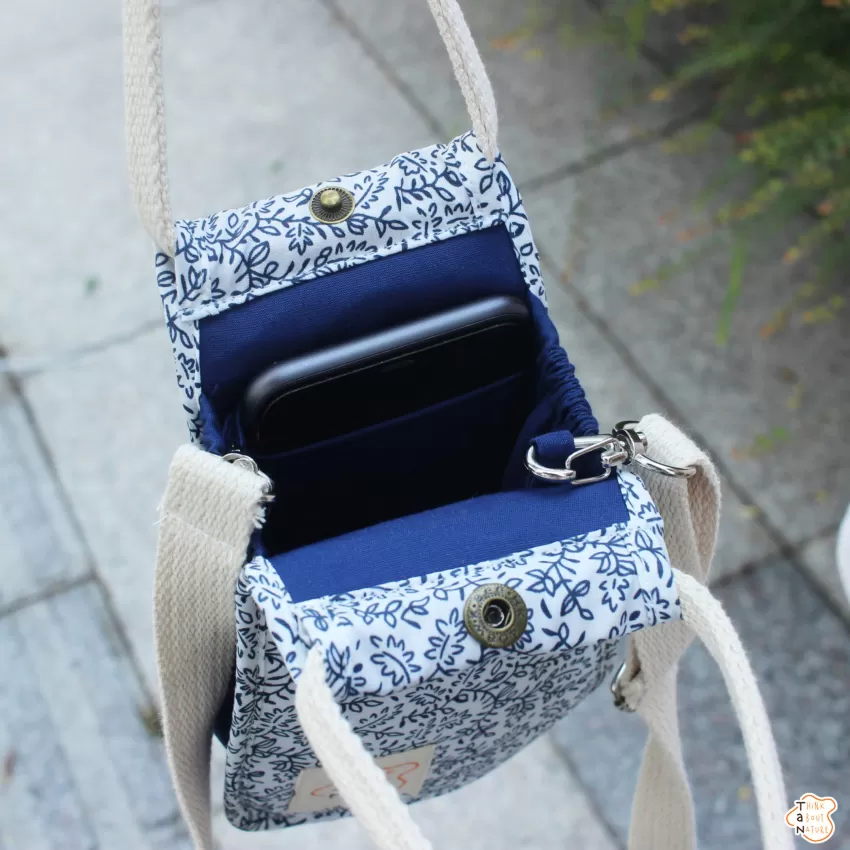 Navy Leaf Bottle Holder Navy Leaf Bottle Holder