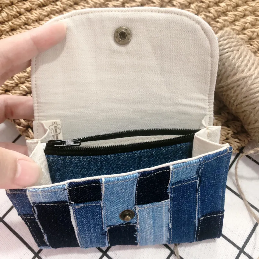 Handmade Denim Patches Wallet, Combining Multiple Colors Of Denim Scraps, Rugged And Stylish Style, Compact And Convenient Size Handmade Denim Patches Wallet, Combining Multiple Colors Of Denim Scraps, Rugged And Stylish Style, Compact And Convenient Size
