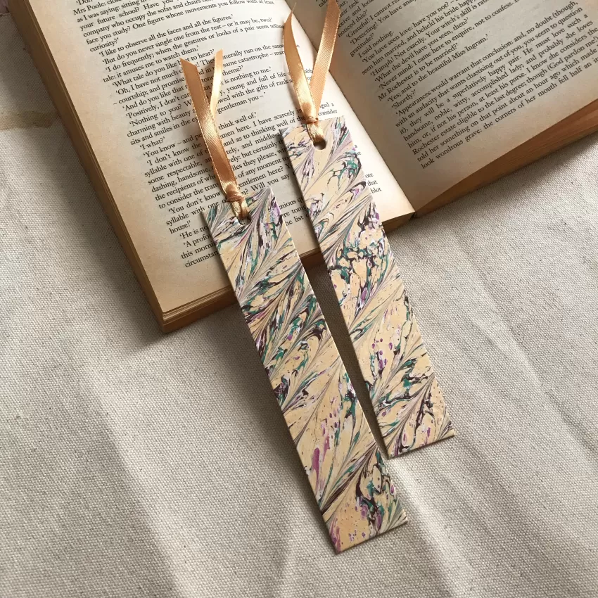 Handmade Marbling Bookmark, High Quality Hardcover Material, Watermarking Art, Eye-catching Marbled Pattern, Corporate Gift