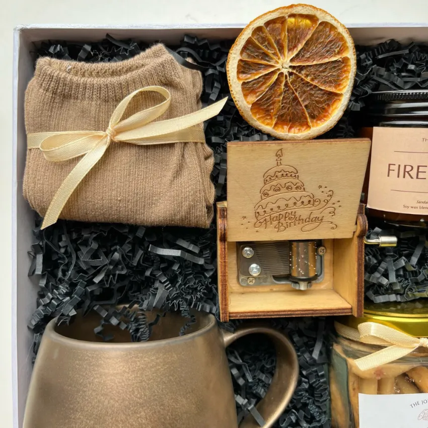 “Merry & Bright” Gift Box, Cozy Winter Self-Care Gift Box, Christmas Cheer Gift Box, Cozy Treats, Heartwarming Gifts, Birthday Gift Idea “Merry & Bright” Gift Box, Cozy Winter Self-Care Gift Box, Christmas Cheer Gift Box, Cozy Treats, Heartwarming Gifts, Birthday Gift Idea