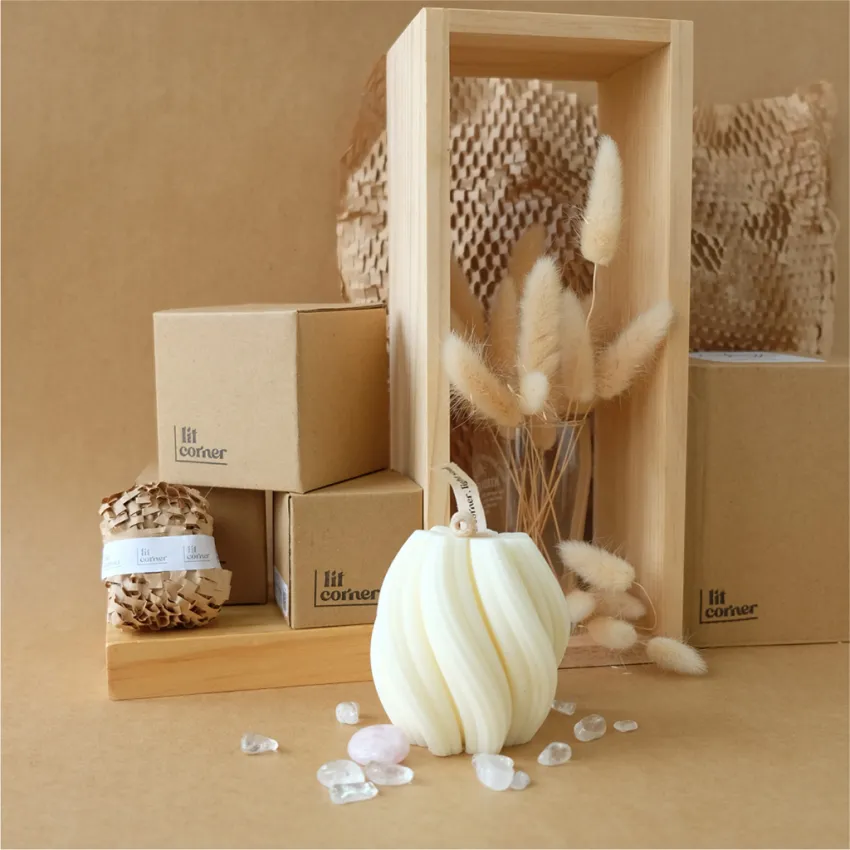 Natural Shaped Scented Candle - Kiss Concept