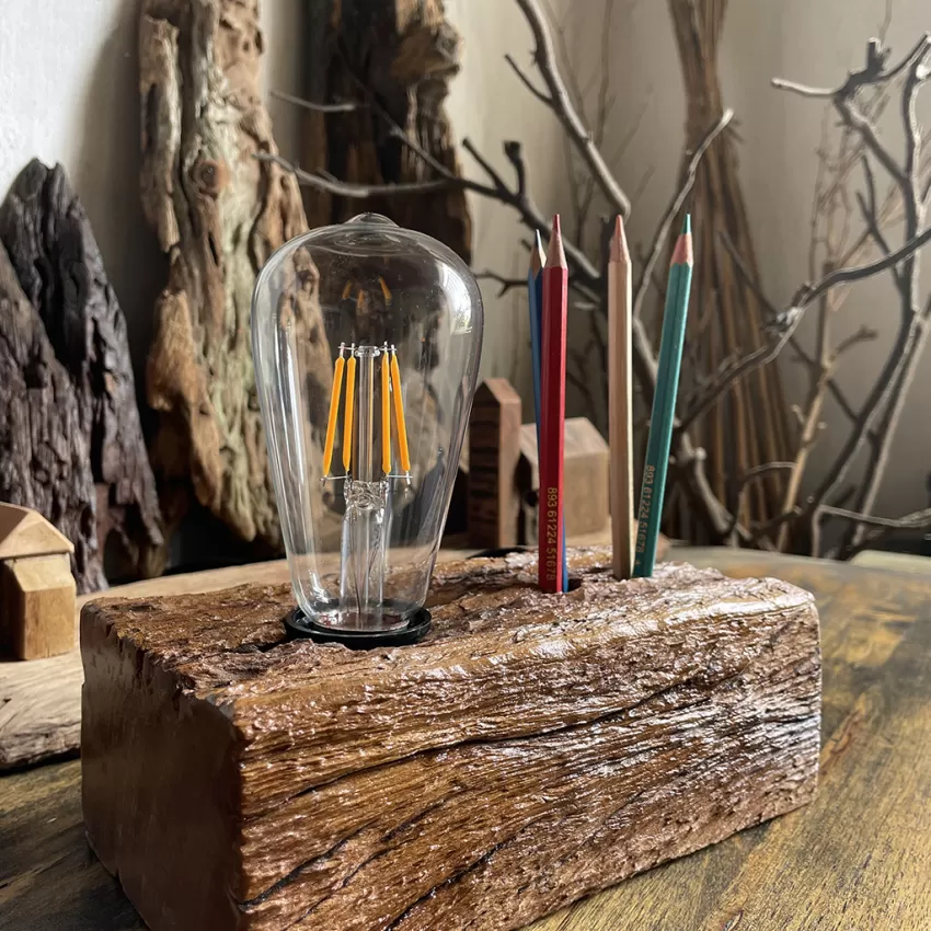 Vintage Decorative Driftwood Light With Pen Holder, La-1016 - P Decor, Suitable For Desk Display, Natural Wood Grain, Rustic Style