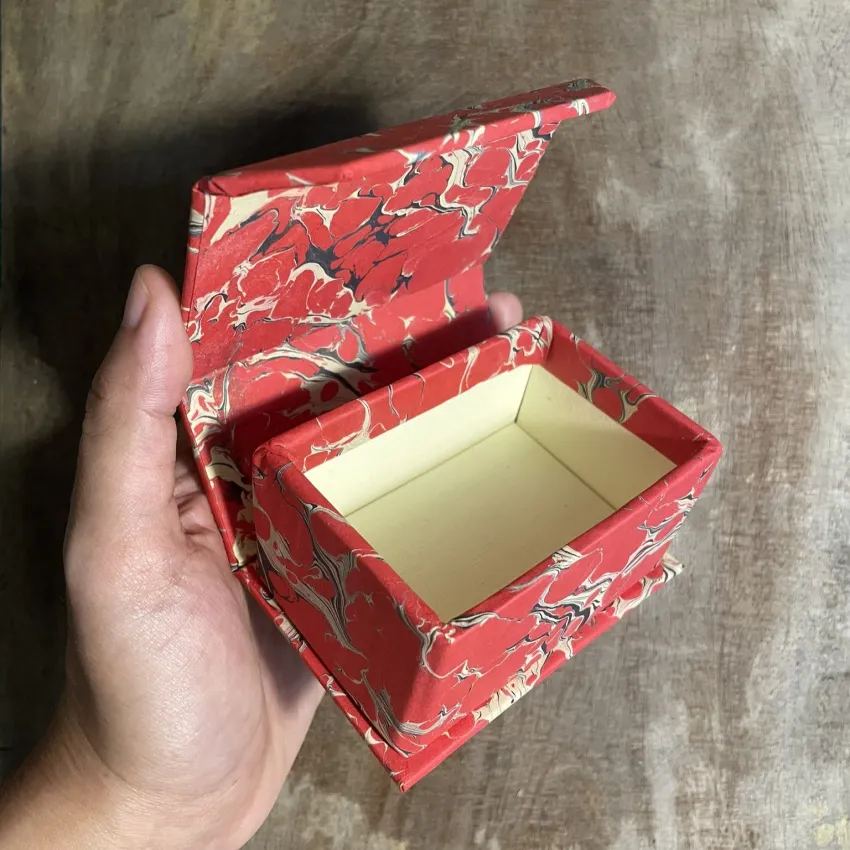 Marbled Mini Keepsake Box (Random Color), Exclusive Design, Intricate Floral Patterns, For Storing Jewelry, Cosmetics