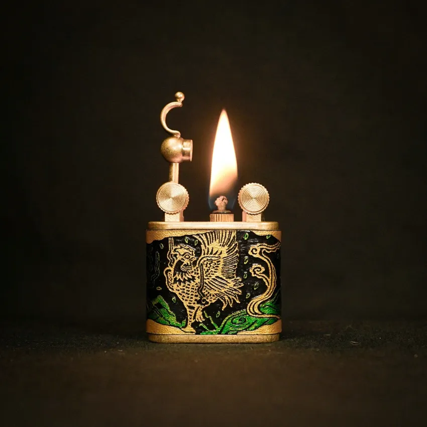 Celestial Rooster Leather Lighter - ĐỎ | CHUS