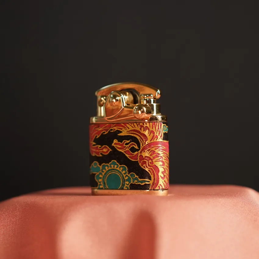 Phoenix Hand-Drawn Leather Lighter - ĐỎ | CHUS