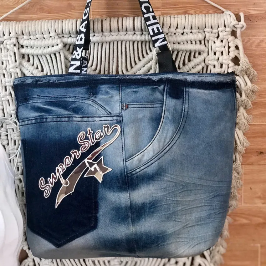 Túi Tote Superstar Từ Jeans Tái Chế, Tự Tin Thể Hiện Dấu Ấn Riêng, Túi Thời Trang Tái Chế, Phụ Kiện Jean, Quà Sinh Nhật Cho Nam, Quà Thủ Công Sáng Tạo Túi Tote Superstar Từ Jeans Tái Chế, Tự Tin Thể Hiện Dấu Ấn Riêng, Túi Thời Trang Tái Chế, Phụ Kiện Jean, Quà Sinh Nhật Cho Nam, Quà Thủ Công Sáng Tạo