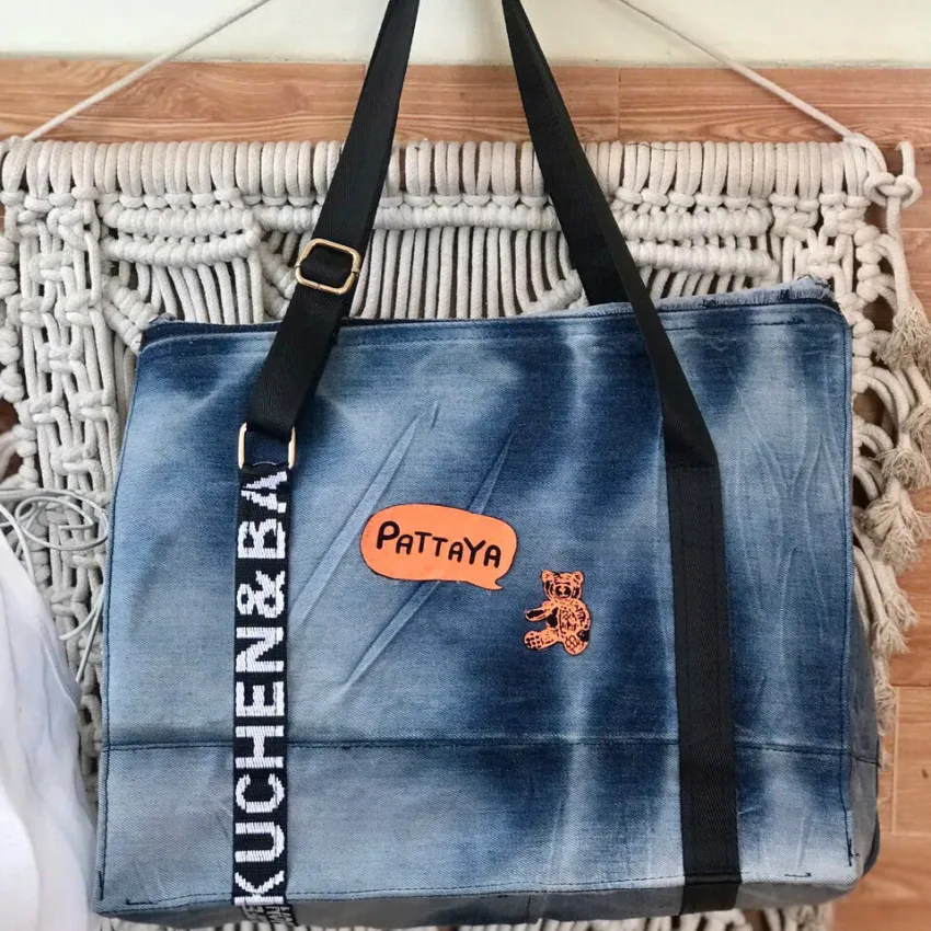 Túi Tote Nắp Pattaya Từ Jeans Tái Chế, Thiết Kế Độc Nhất Cho Riêng Bạn, Túi Xách Jeans, Túi Tote Tái Chế, Thời Trang Bền Vững, Quà Sinh Nhật Thủ Công Túi Tote Nắp Pattaya Từ Jeans Tái Chế, Thiết Kế Độc Nhất Cho Riêng Bạn, Túi Xách Jeans, Túi Tote Tái Chế, Thời Trang Bền Vững, Quà Sinh Nhật Thủ Công