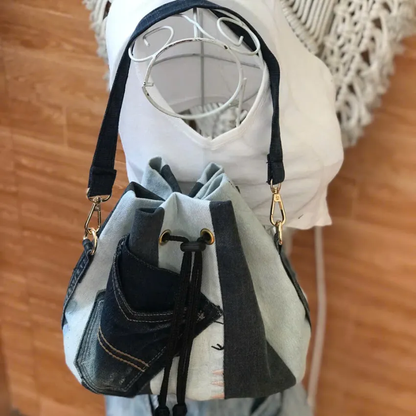 Túi Bucket Sọc Từ Jeans Tái Chế, Nghệ Thuật May Vá Tinh Xảo, Túi Tái Chế Sang Trọng, Túi Dây Rút Độc Đáo, Phụ Kiện Thời Trang, Quà Sinh Nhật Độc Đáo Túi Bucket Sọc Từ Jeans Tái Chế, Nghệ Thuật May Vá Tinh Xảo, Túi Tái Chế Sang Trọng, Túi Dây Rút Độc Đáo, Phụ Kiện Thời Trang, Quà Sinh Nhật Độc Đáo