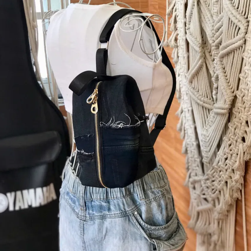 Túi Đeo Chéo Balo Mini K7 Từ Jeans Tái Chế, Thì Thầm Về Cá Tính Riêng, Túi Xách Độc Bản, Phụ Kiện Thời Trang Bền Vững, Quà Sinh Nhật Độc Đáo Túi Đeo Chéo Balo Mini K7 Từ Jeans Tái Chế, Thì Thầm Về Cá Tính Riêng, Túi Xách Độc Bản, Phụ Kiện Thời Trang Bền Vững, Quà Sinh Nhật Độc Đáo