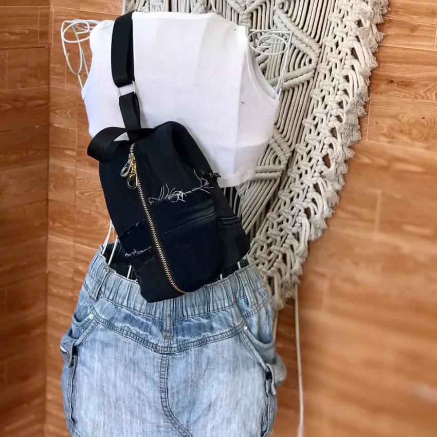 Túi Đeo Chéo Balo Mini K7 Từ Jeans Tái Chế, Thì Thầm Về Cá Tính Riêng, Túi Xách Độc Bản, Phụ Kiện Thời Trang Bền Vững, Quà Sinh Nhật Độc Đáo Túi Đeo Chéo Balo Mini K7 Từ Jeans Tái Chế, Thì Thầm Về Cá Tính Riêng, Túi Xách Độc Bản, Phụ Kiện Thời Trang Bền Vững, Quà Sinh Nhật Độc Đáo