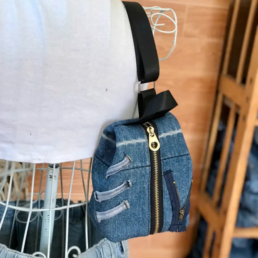 Túi Đeo Chéo Balo Mini K5 Từ Jeans Tái Chế, Nét Riêng Qua Từng Chi Tiết, Túi Độc Bản, Phụ Kiện Jeans Tái Chế, Quà Sinh Nhật Sáng Tạo, Quà Thủ Công Túi Đeo Chéo Balo Mini K5 Từ Jeans Tái Chế, Nét Riêng Qua Từng Chi Tiết, Túi Độc Bản, Phụ Kiện Jeans Tái Chế, Quà Sinh Nhật Sáng Tạo, Quà Thủ Công