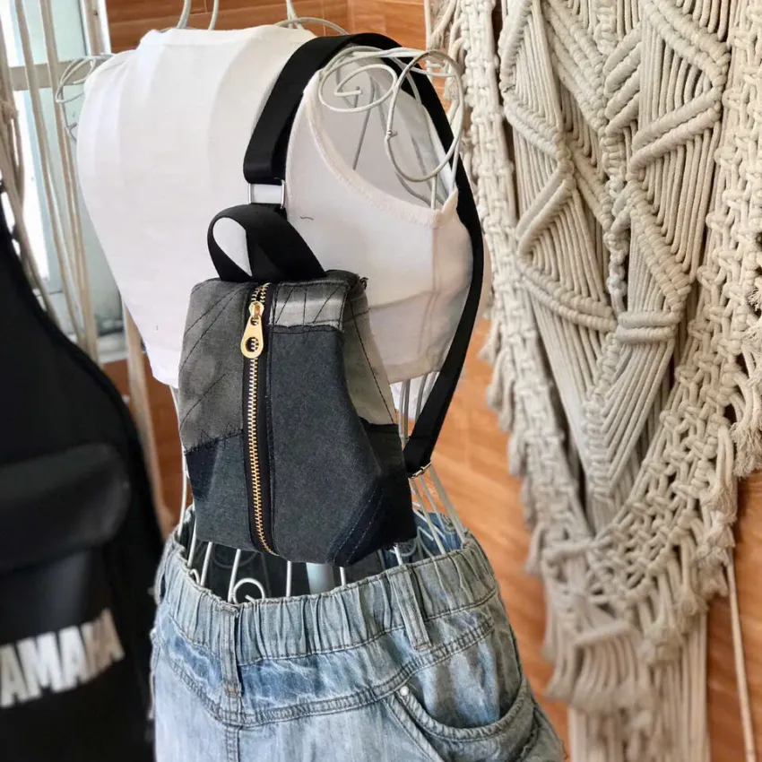 Túi Đeo Chéo Balo Mini K6 Từ Jeans Tái Chế, Mảng Màu Hoàn Thiện Dấu Ấu Riêng, Túi Jeans Tái Chế, Phụ Kiện Thời Trang Bền Vững, Quà Sinh Nhật Sáng Tạo Túi Đeo Chéo Balo Mini K6 Từ Jeans Tái Chế, Mảng Màu Hoàn Thiện Dấu Ấu Riêng, Túi Jeans Tái Chế, Phụ Kiện Thời Trang Bền Vững, Quà Sinh Nhật Sáng Tạo