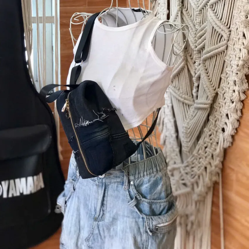 Túi Đeo Chéo Balo Mini K7 Từ Jeans Tái Chế, Thì Thầm Về Cá Tính Riêng, Túi Xách Độc Bản, Phụ Kiện Thời Trang Bền Vững, Quà Sinh Nhật Độc Đáo Túi Đeo Chéo Balo Mini K7 Từ Jeans Tái Chế, Thì Thầm Về Cá Tính Riêng, Túi Xách Độc Bản, Phụ Kiện Thời Trang Bền Vững, Quà Sinh Nhật Độc Đáo