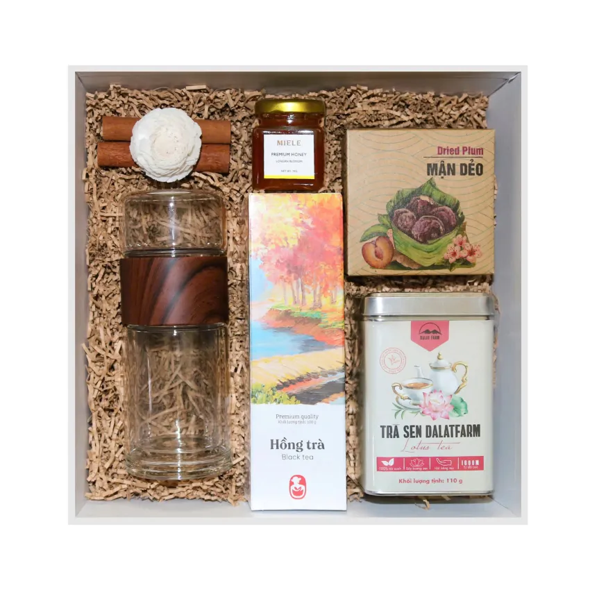 Hộp Quà "Relax Tea Time", Tìm Về Những Giây Phút Thân Quen, Set Quà Trà Với Bình Lọc Cùng Mật Ong & Mận Dẻo, Hồng Trà Cao Cấp, Quà Biếu Thượng Hạng Hộp Quà "Relax Tea Time", Tìm Về Những Giây Phút Thân Quen, Set Quà Trà Với Bình Lọc Cùng Mật Ong & Mận Dẻo, Hồng Trà Cao Cấp, Quà Biếu Thượng Hạng