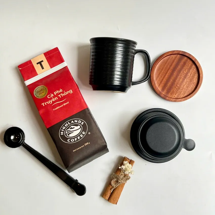 "Vietnam Black" Coffee Gift Box, Deep & Rich Flavor, Specialty Coffee & Brewing Equipment Gift Set , Exclusive Corporate Gift Box, Vietnamese Souvenir "Vietnam Black" Coffee Gift Box, Deep & Rich Flavor, Specialty Coffee & Brewing Equipment Gift Set , Exclusive Corporate Gift Box, Vietnamese Souvenir