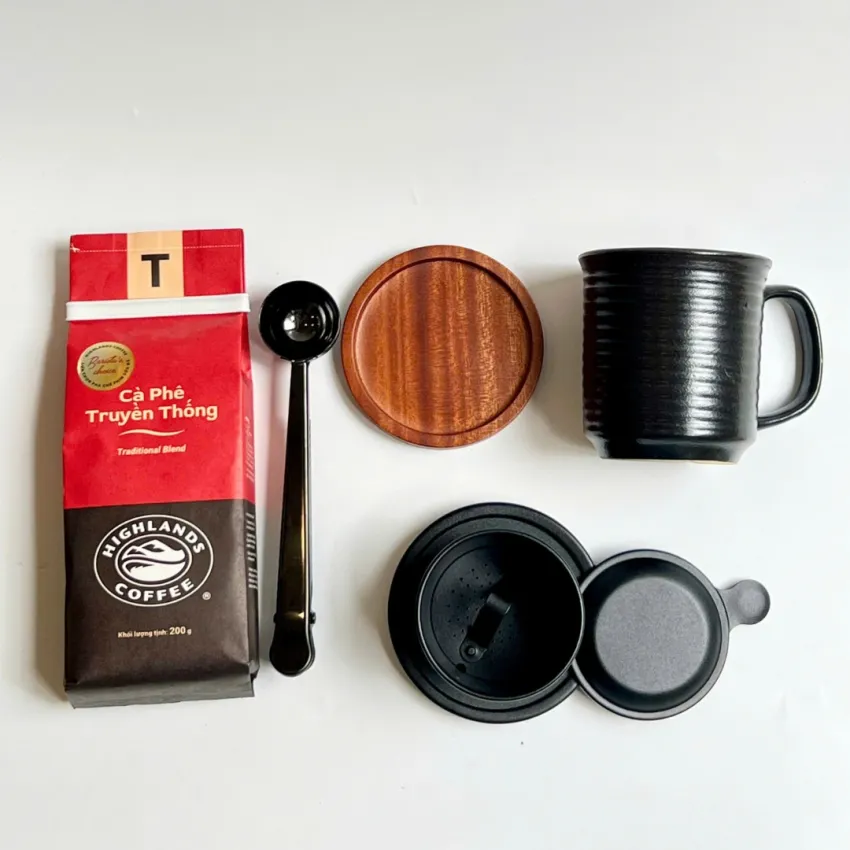 "Vietnam Black" Coffee Gift Box, Deep & Rich Flavor, Specialty Coffee & Brewing Equipment Gift Set , Exclusive Corporate Gift Box, Vietnamese Souvenir "Vietnam Black" Coffee Gift Box, Deep & Rich Flavor, Specialty Coffee & Brewing Equipment Gift Set , Exclusive Corporate Gift Box, Vietnamese Souvenir