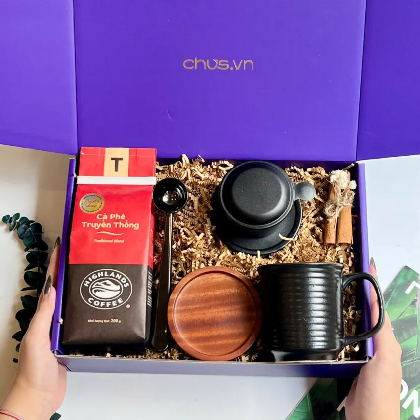 "Vietnam Black" Coffee Gift Box, Deep & Rich Flavor, Specialty Coffee & Brewing Equipment Gift Set , Exclusive Corporate Gift Box, Vietnamese Souvenir "Vietnam Black" Coffee Gift Box, Deep & Rich Flavor, Specialty Coffee & Brewing Equipment Gift Set , Exclusive Corporate Gift Box, Vietnamese Souvenir