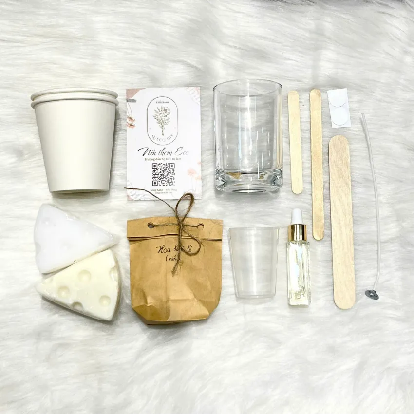 Q-Eco DIY Glass Scented Candle Kit, Create Your Own Signature Scent, Handcrafted Scented Candle, DIY Toy, Creative Birthday Gift, Handmade Gift Q-Eco DIY Glass Scented Candle Kit, Create Your Own Signature Scent, Handcrafted Scented Candle, DIY Toy, Creative Birthday Gift, Handmade Gift