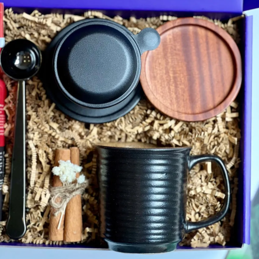 "Vietnam Black" Coffee Gift Box, Deep & Rich Flavor, Specialty Coffee & Brewing Equipment Gift Set , Exclusive Corporate Gift Box, Vietnamese Souvenir "Vietnam Black" Coffee Gift Box, Deep & Rich Flavor, Specialty Coffee & Brewing Equipment Gift Set , Exclusive Corporate Gift Box, Vietnamese Souvenir