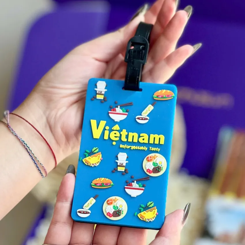 Hộp Quà "A Glimpse of Vietnam", Ấm Tình Đất Việt, Set Quà Lưu Niệm Việt Nam Độc Quyền, Quà Tặng Thủ Công Tinh Tế, Hộp Quà Tặng Người Nước Ngoài Hộp Quà "A Glimpse of Vietnam", Ấm Tình Đất Việt, Set Quà Lưu Niệm Việt Nam Độc Quyền, Quà Tặng Thủ Công Tinh Tế, Hộp Quà Tặng Người Nước Ngoài