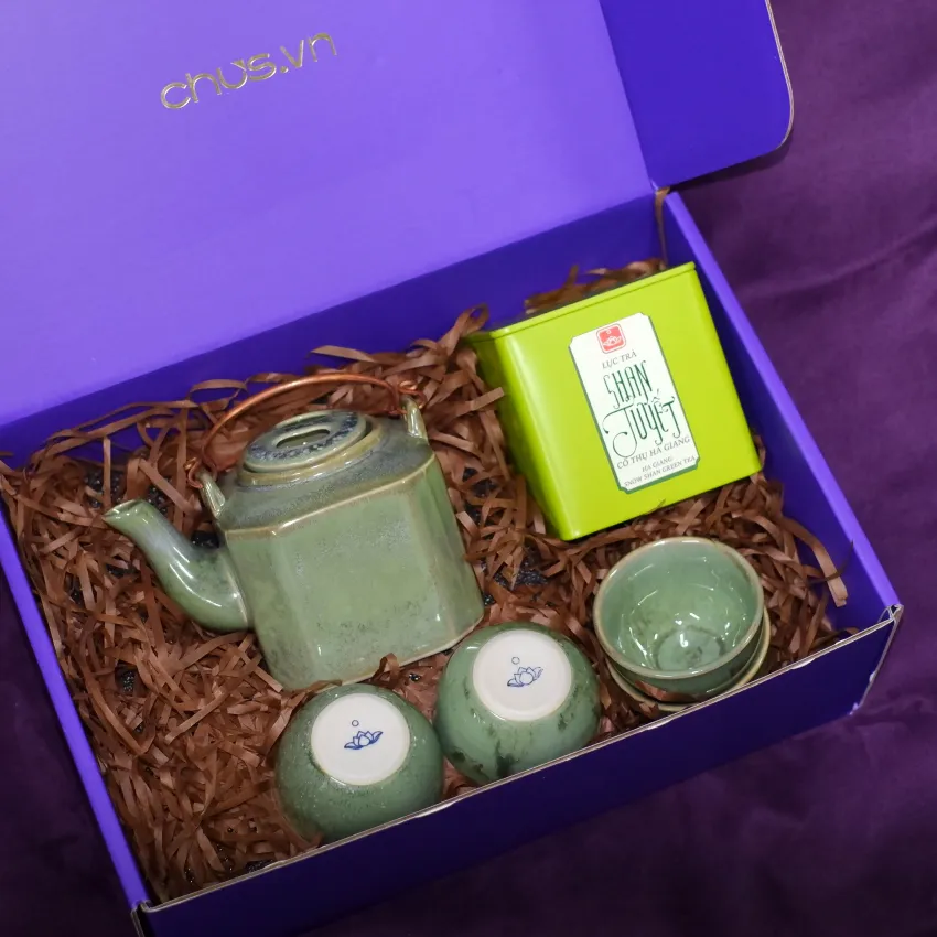 Tea Set & Ancient Snow Shan Tea Gift Box, The Essence Of Tasting Artistry, Exclusive Gift Set With Card, Premium Bat Trang Ceramics, Vietnamese Souvenir Tea Set & Ancient Snow Shan Tea Gift Box, The Essence Of Tasting Artistry, Exclusive Gift Set With Card, Premium Bat Trang Ceramics, Vietnamese Souvenir