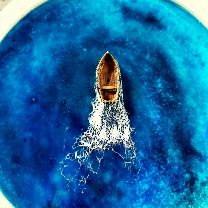 "Smooth Sailing" Epoxy Resin Art, 30cm Round Frame, Meaningful Artistic Gift, Handcrafted 3D Ocean Painting, Wall Art, Unique Housewarming Gift "Smooth Sailing" Epoxy Resin Art, 30cm Round Frame, Meaningful Artistic Gift, Handcrafted 3D Ocean Painting, Wall Art, Unique Housewarming Gift