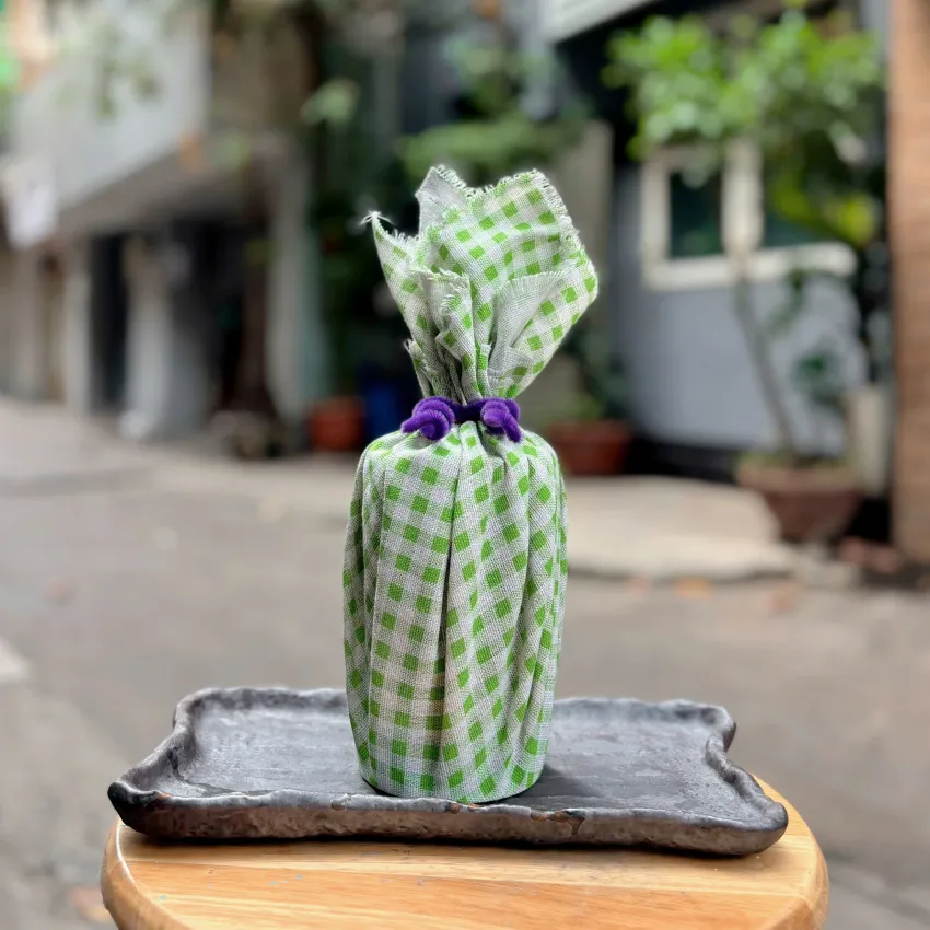 Quà Tặng Cacao HeyDay Đắng Đậm, 350G, Ngon Lành & Tiện Lợi, Lọ Cacao Quấn Khăn Rằn, Bột Cacao Nguyên Chất, Quà Tặng Đặc Sản Việt Nam, Quà Việt Nam Quà Tặng Cacao HeyDay Đắng Đậm, 350G, Ngon Lành & Tiện Lợi, Lọ Cacao Quấn Khăn Rằn, Bột Cacao Nguyên Chất, Quà Tặng Đặc Sản Việt Nam, Quà Việt Nam