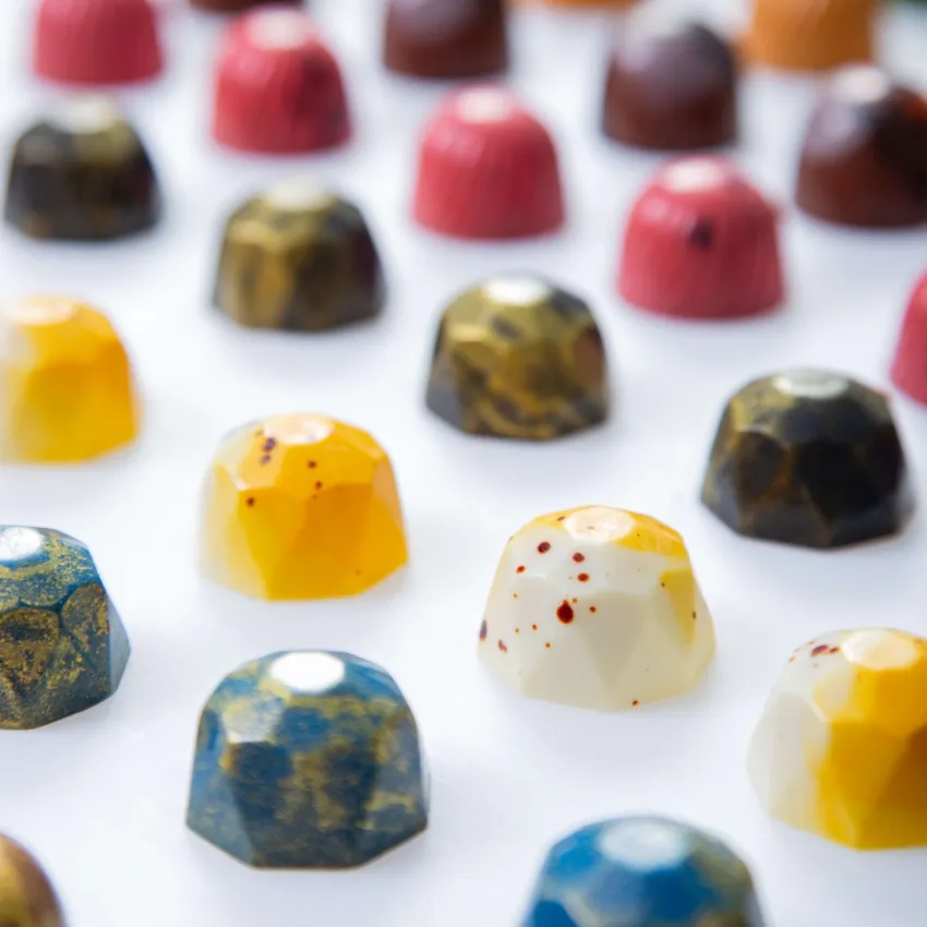Hộp Socola Bonbon 6 Viên Hành Trình Hương Vị, Bùng Nổ Từng Giây Phút, Socola Đặc Sản Việt Nam, Công Thức Độc Đáo, Set Socola, Quà Cho Người Nước Ngoài Hộp Socola Bonbon 6 Viên Hành Trình Hương Vị, Bùng Nổ Từng Giây Phút, Socola Đặc Sản Việt Nam, Công Thức Độc Đáo, Set Socola, Quà Cho Người Nước Ngoài