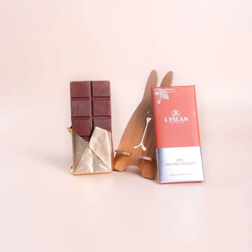 Dairy Milk Chocolate 57%, 40Gr, Irresistibly Sweet & Rich Flavor, Rich Dak Lak Chocolate, Pure Cacao, Vietnamese Taste, Vietnamese Specialty Gift Dairy Milk Chocolate 57%, 40Gr, Irresistibly Sweet & Rich Flavor, Rich Dak Lak Chocolate, Pure Cacao, Vietnamese Taste, Vietnamese Specialty Gift