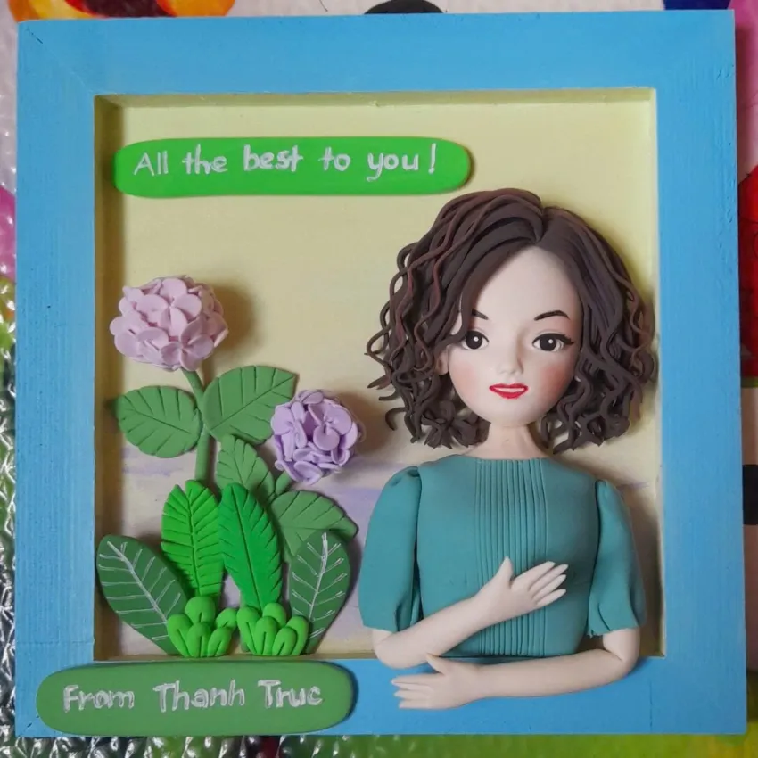 Tranh Chân Dung Chibi Bằng Đất Sét Theo Yêu Cầu, Món Quà Giữ Mãi Không Quên, Tranh Đất Sét Cá Nhân Hóa Kèm Lời Chúc, Quà Tặng Cá Nhân Hóa, Quà Sinh Nhật Tranh Chân Dung Chibi Bằng Đất Sét Theo Yêu Cầu, Món Quà Giữ Mãi Không Quên, Tranh Đất Sét Cá Nhân Hóa Kèm Lời Chúc, Quà Tặng Cá Nhân Hóa, Quà Sinh Nhật