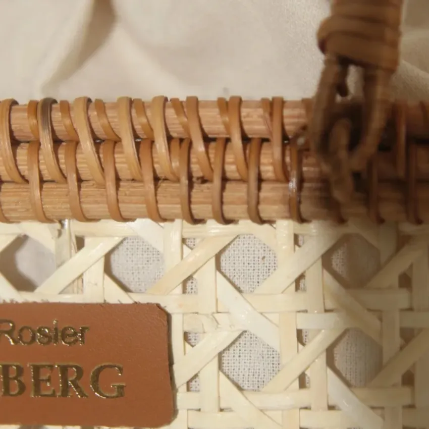 Túi Xách Mây Đan Tay Petal Woven, Nhẹ Nhàng Như Cánh Hoa Rơi, Túi Xách Tay Thủ Công, Túi Công Sở, Phụ Kiện Thời Trang Bền Vững, Đồ Lưu Niệm Việt Nam Túi Xách Mây Đan Tay Petal Woven, Nhẹ Nhàng Như Cánh Hoa Rơi, Túi Xách Tay Thủ Công, Túi Công Sở, Phụ Kiện Thời Trang Bền Vững, Đồ Lưu Niệm Việt Nam