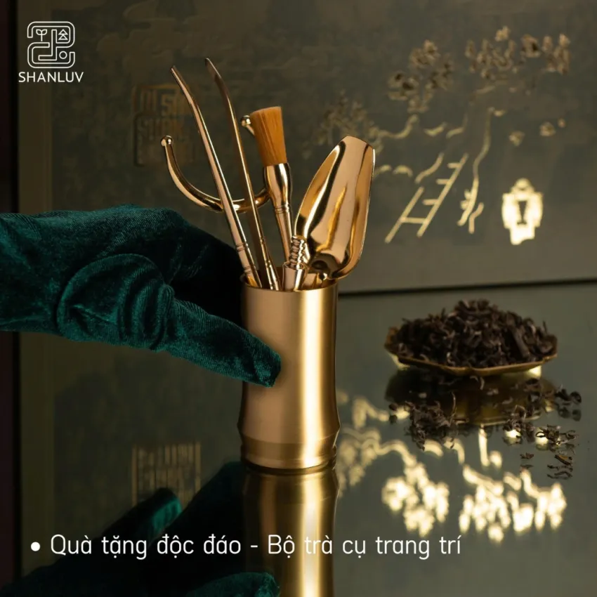 Hộp Quà Di Sản Shan Trà, Tinh Hoa Từ Những Miền Cao, Trà Shan Tuyết Bản Liền & Sùng Đô, Set Quà Đặc Sản Trà Việt Nam, Quà Biếu, Quà Tặng Doanh Nghiệp Hộp Quà Di Sản Shan Trà, Tinh Hoa Từ Những Miền Cao, Trà Shan Tuyết Bản Liền & Sùng Đô, Set Quà Đặc Sản Trà Việt Nam, Quà Biếu, Quà Tặng Doanh Nghiệp