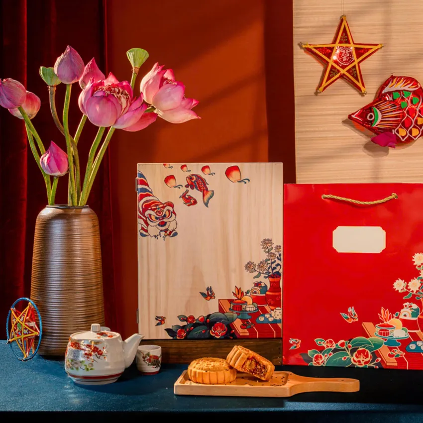 “Dreamlike Quartet” Mid-Autumn Gift Box, Complete Reunion Season, Moon Cake Gift Set With Wine Or Tea, Luxury Corporate Gift, Vietnamese Souvenirs “Dreamlike Quartet” Mid-Autumn Gift Box, Complete Reunion Season, Moon Cake Gift Set With Wine Or Tea, Luxury Corporate Gift, Vietnamese Souvenirs