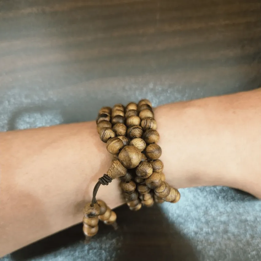 Vòng Tay Trầm Hương Tự Nhiên 108 Hạt 6 Li, Món Quà Bảo Hộ Bình An, Trầm Hương Tự Nhiên, Chuỗi Mala Thiền Định, Quà Lưu Niệm Việt Nam, Quà Cho Bố Mẹ
