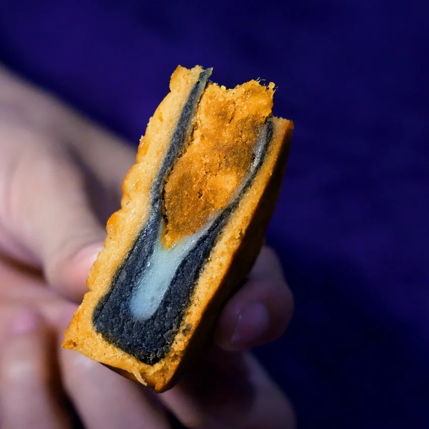 Hộp Bánh Trung Thu "Moonchi", Vị Bánh Thủ Công Cho Mùa Trăng Ấm Áp, Bánh Trung Thu Nhân Mochi Độc Đáo, Quà Trung Thu, Quà Tặng Doanh Nghiệp, Quà Biếu Hộp Bánh Trung Thu "Moonchi", Vị Bánh Thủ Công Cho Mùa Trăng Ấm Áp, Bánh Trung Thu Nhân Mochi Độc Đáo, Quà Trung Thu, Quà Tặng Doanh Nghiệp, Quà Biếu