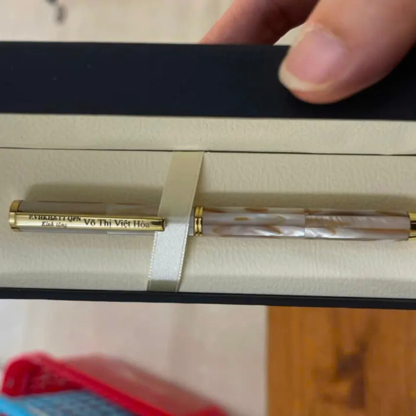 Craftsmanship Mother Of Pearl Pen, Exquisite Craftsmanship, Intricate Patterns, Elegant and Luxurious Beauty, Premium Gift, Corporate Gift Craftsmanship Mother Of Pearl Pen, Exquisite Craftsmanship, Intricate Patterns, Elegant and Luxurious Beauty, Premium Gift, Corporate Gift