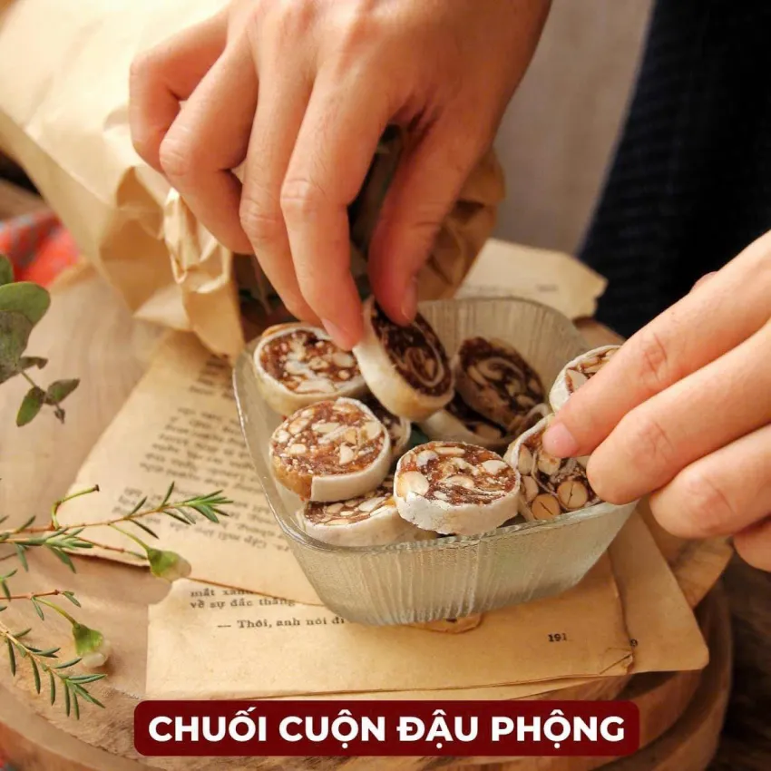 Trái Cây Cuộn Tư Bông Túi Zip 200g, 8 Vị Đất Trời Đậm Nét, Mứt Trái Cây Cuộn Đồng Tháp, Snack Ngon & An Toàn, Đặc Sản Đồng Tháp, Quà Việt Nam Trái Cây Cuộn Tư Bông Túi Zip 200g, 8 Vị Đất Trời Đậm Nét, Mứt Trái Cây Cuộn Đồng Tháp, Snack Ngon & An Toàn, Đặc Sản Đồng Tháp, Quà Việt Nam