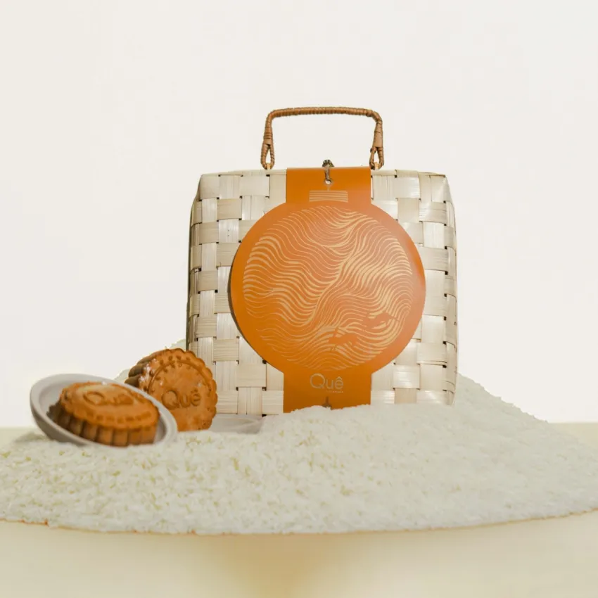"Taste Voyage" Mid-Autumn Gift Box, Moonlit Voyage Collection, Set Of 4 Mooncakes & Pia Cakes, Unique Taste, Premium Corporate Mid-Autumn Gift Set